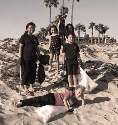 Wing Chun Kids clean up the beach.